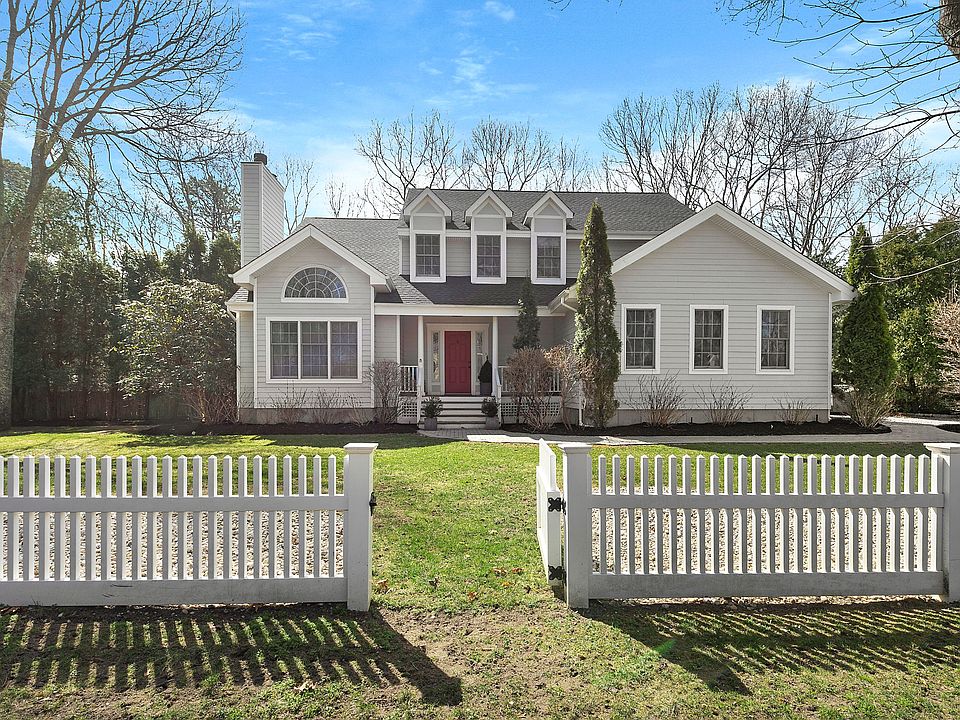 1st image of 8 Cowhill Ln