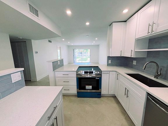 3rd image of 2900 Fiore Way #211
