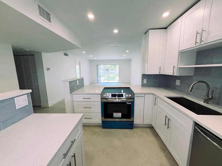 2900 Fiore Way #211 — Photo 3