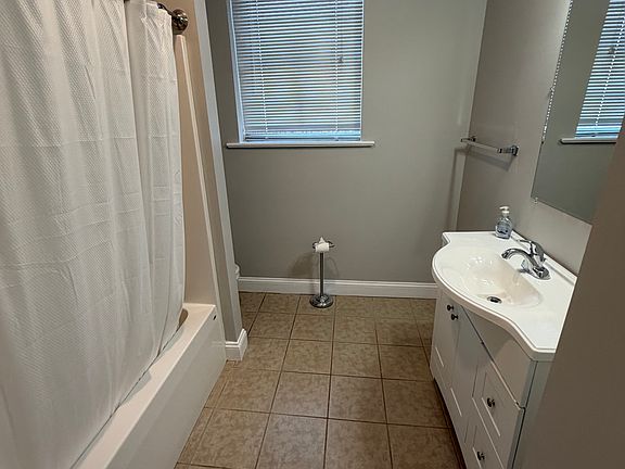 5th image of 126 N Braddock St #101