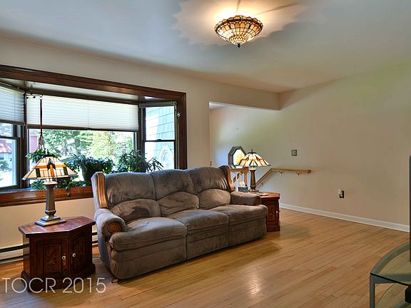 3rd image of 70 Cedar Tree Dr