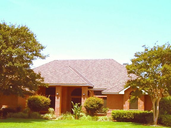 4230sqft..two levels..best Grand Pointe location on small cul-de sac    