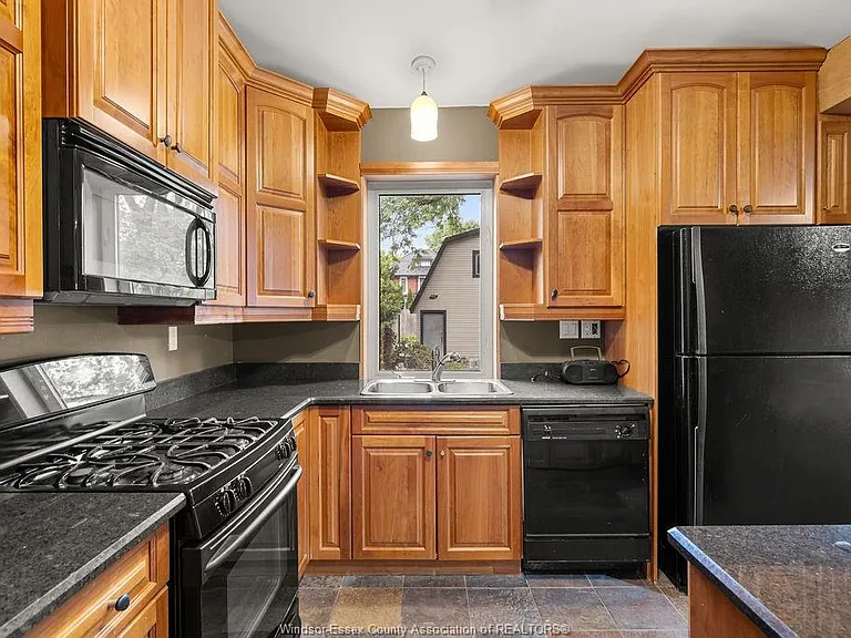 803 Monmouth Rd — Photo 14