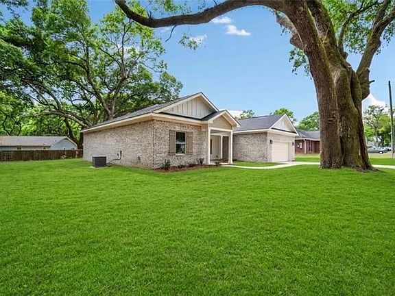 3rd image of 7051 Country Oaks Dr N