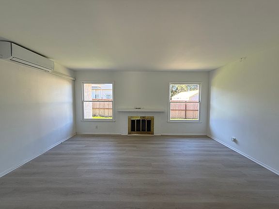 3rd image of 15418 Los Robles Ave #0
