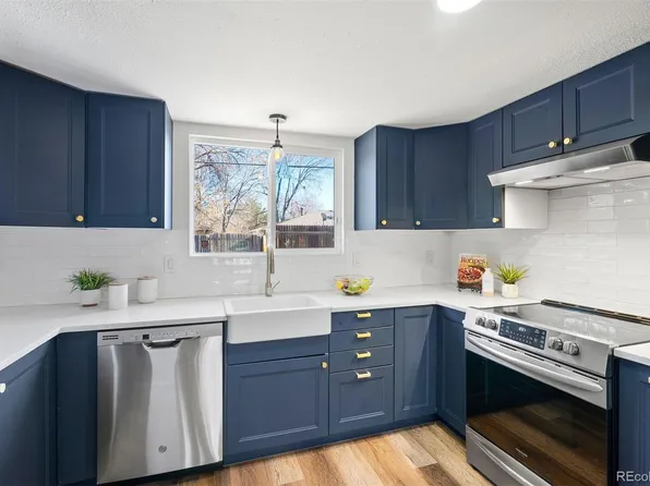 9040 W Arizona Drive, Lakewood, CO 80232