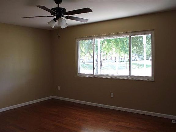 4th image of 1100 Sheri Ln