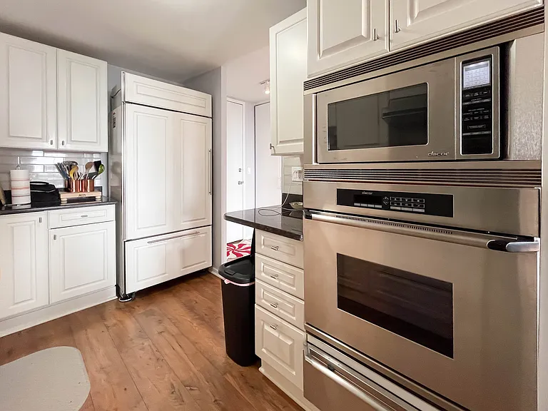 1660 N Lasalle St #1608 — Photo 7