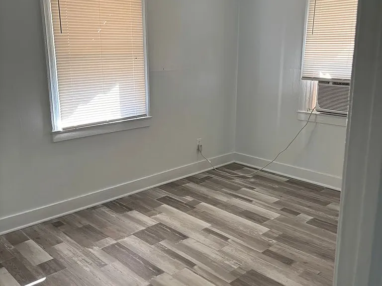 2125 Kennedy Dr — Photo 7