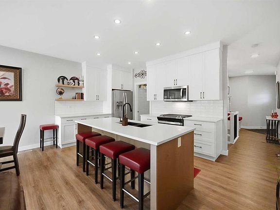 4th image of 5 N Tindale Pl