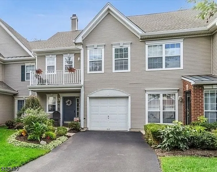 3 bed, 2.5 bath, $3,795 — Photo 1