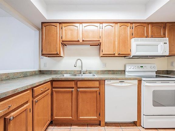 5th image of 2936 LICHEN LANE #B