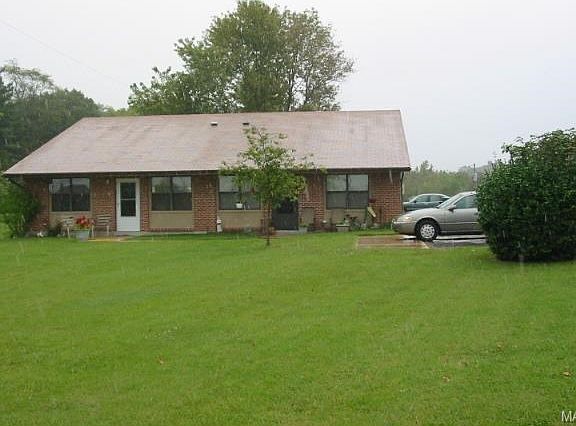 3rd image of 25 Brady Ln