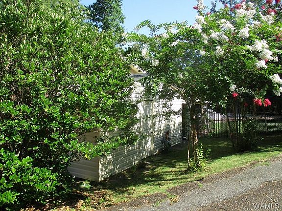3rd image of 1314 Montclair Cir