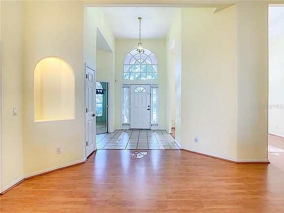5th image of 519 Divine Cir