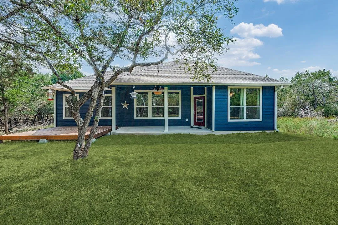 3 bed, 2.0 bath, 1773 sqft, $2,250 — Photo 2