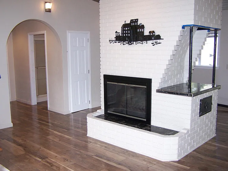 707 Crocker Ave — Photo 6