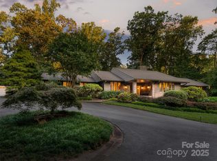 14 Stuyvesant Cres, Asheville, NC 28803
