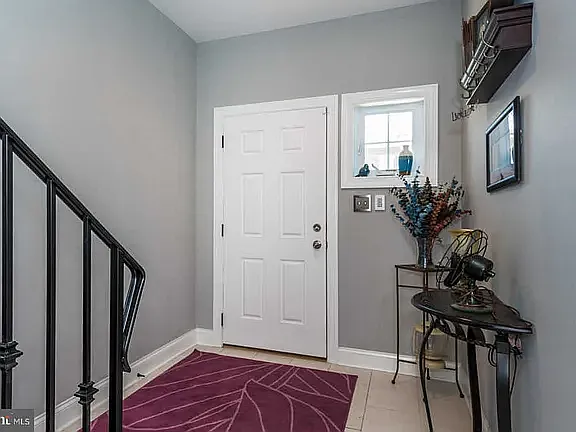 532 Green Ln — Photo 23