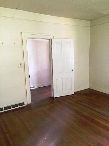2nd image of 1223 Paxton St