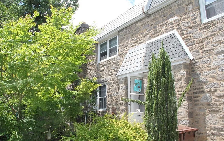 2 bed, 800 sqft, $1,300 — Photo 1