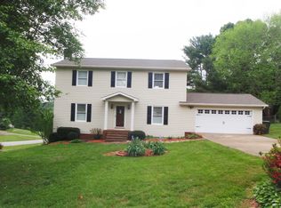 3711 9th Street Dr NE, Hickory, NC 28601