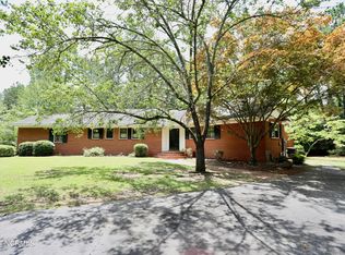 225 Arbutus Rd, Southern Pines, NC 28387