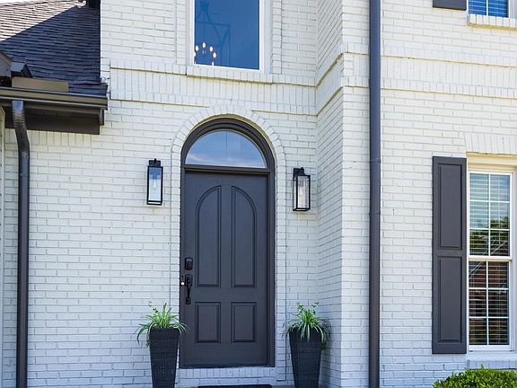 3rd image of 1703 Camden Cir SW
