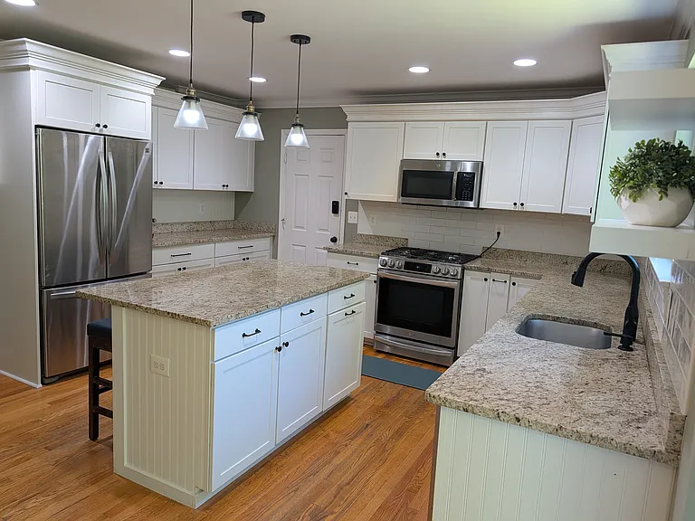 2334 Putnam Ln — Photo 7