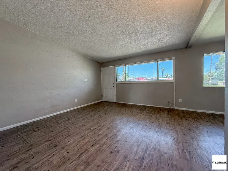 2139 W Devonshire Ave #3 — Photo 8