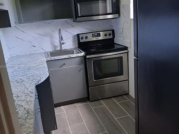 5th image of 1400 NE 148th St #2