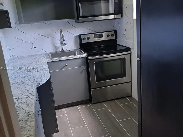 1400 NE 148th St #2 — Photo 5