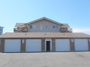 1063 Ocean Shores Blvd SW APT B, Ocean Shores, WA 98569