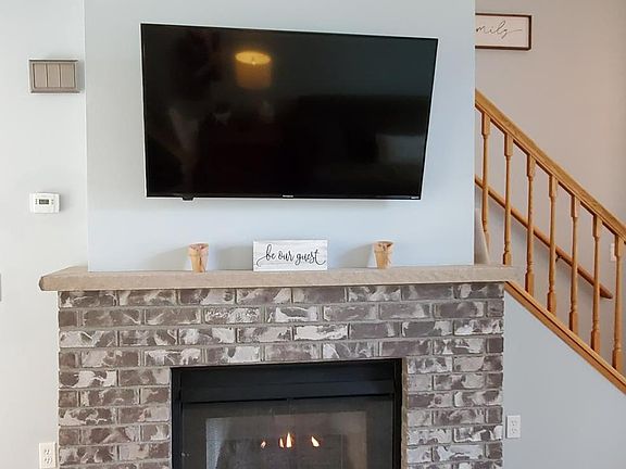 5th image of 583 Mission Hills Way W