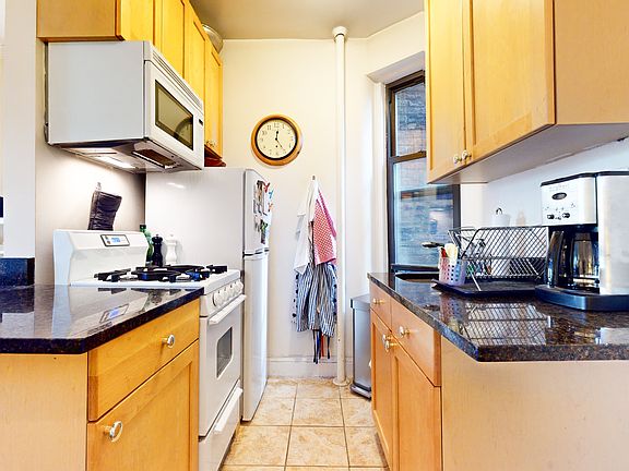 3rd image of 34 Morton St APT 3A