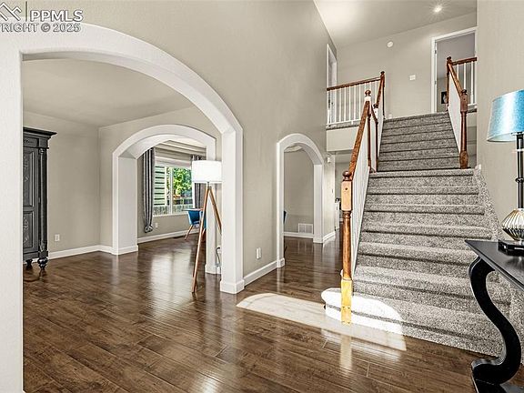 4th image of 8077 Radcliff Dr