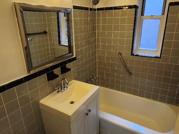 302 East 88th Street image 8 of 15