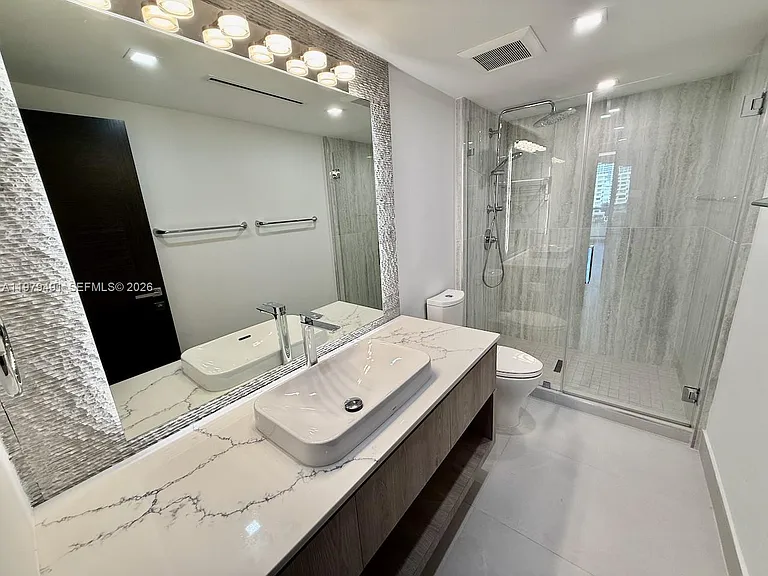 900 Bay Dr #524 — Photo 35