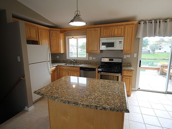 5th image of 1145 E Meadow Lake Dr
