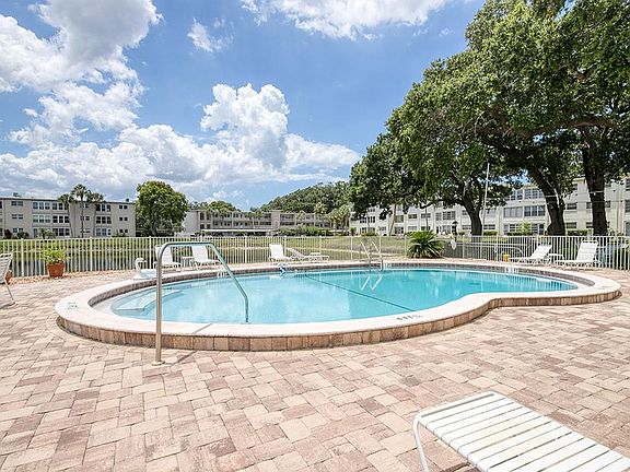 5th image of 821 De Leon Ct #302