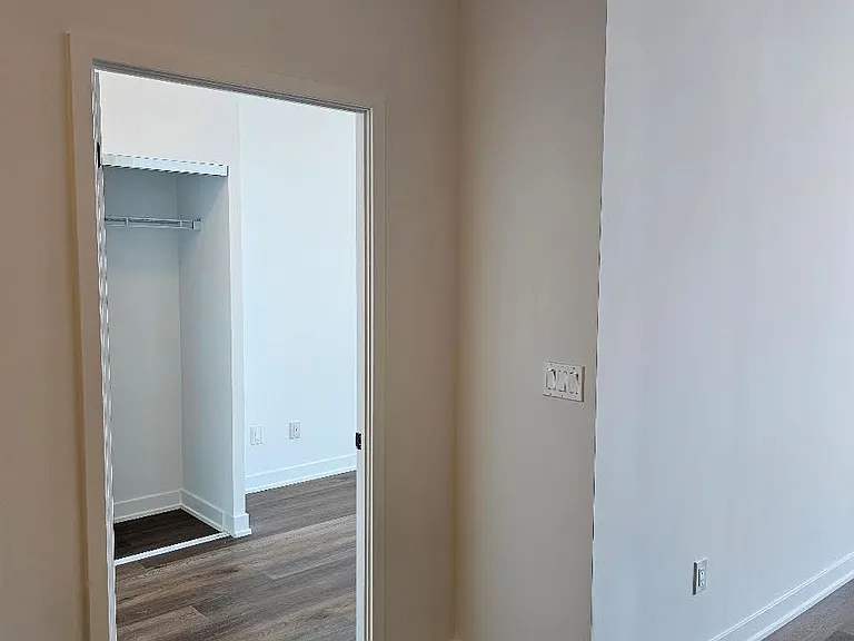 2075 Lakeshore Rd #412 — Photo 18