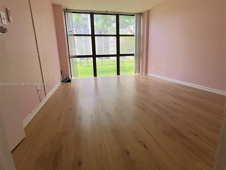 17011 N Bay Rd #117 — Photo 14