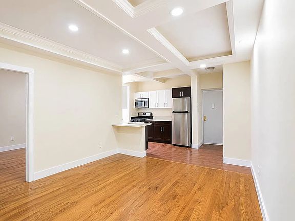 3rd image of 666 Hancock St APT 4B