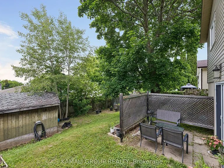 580 Capilano Cres #BASEMENT — Photo 12
