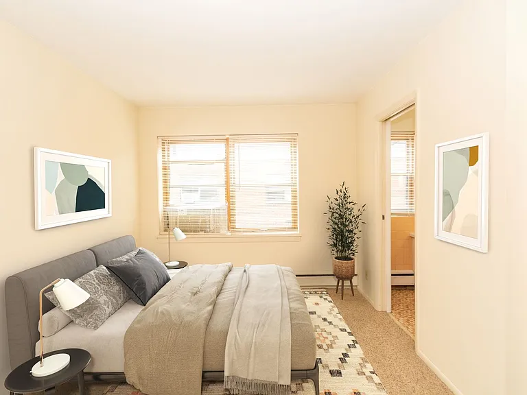 2920 Dean Parkway Apartments — Photo 20