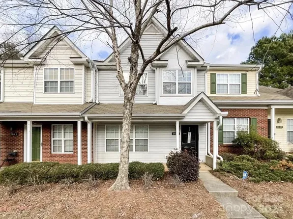 5645 Kimmerly Woods Dr, Charlotte, NC 28215