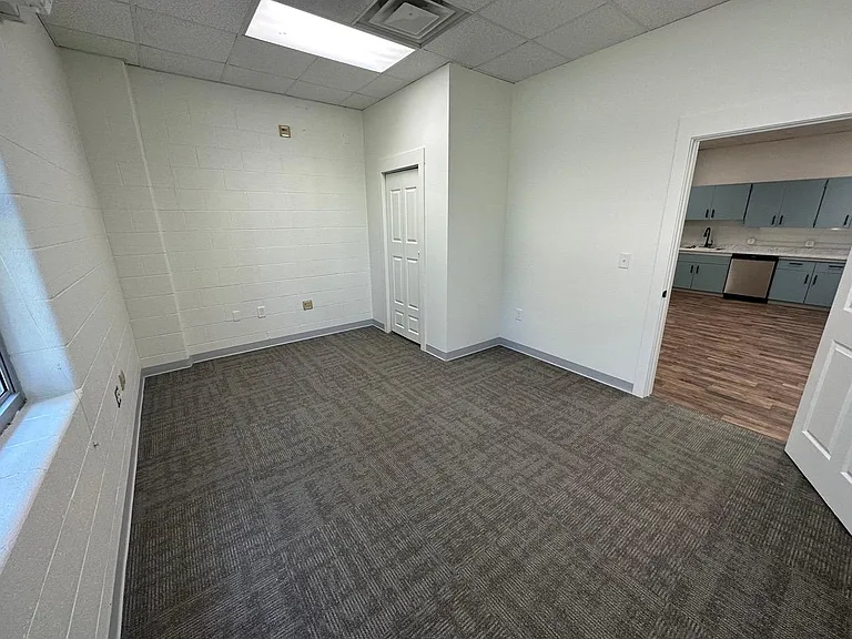 186 1st St #8 — Photo 7