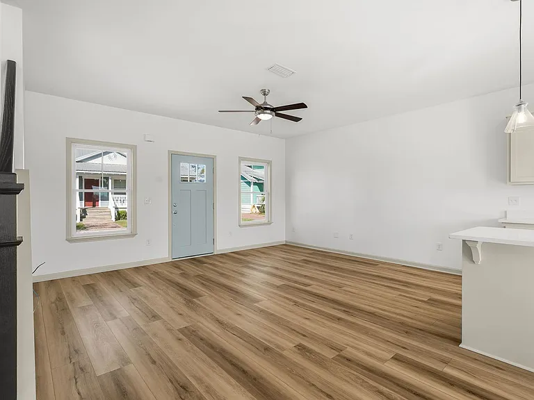 315 N Gay Ave — Photo 4
