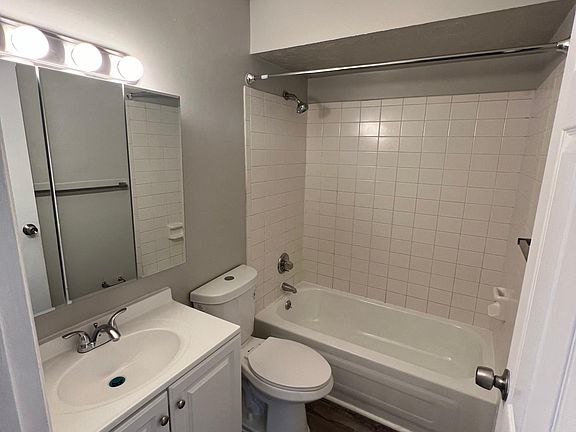 4th image of 3821 S Jefferson Ave #9