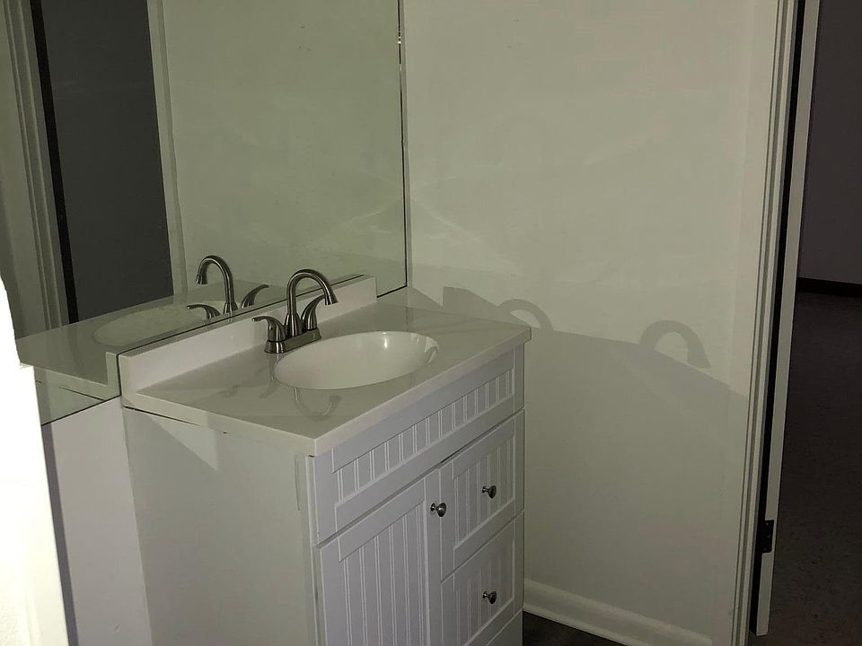 1st image of 1212 Gillett St